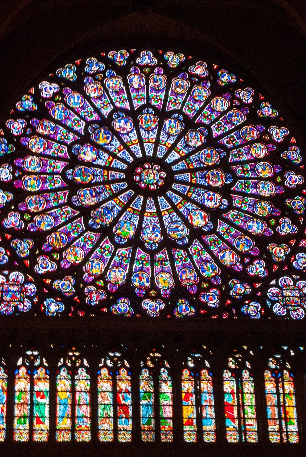 Витражи Notre-Dame